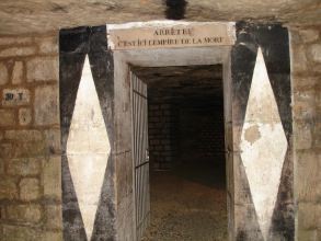 Catacombes - entrée - Visite guidée Paris