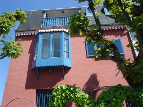 maison colorée de la campagne à Paris- Visite guidée Paris