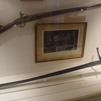 épée de justice au musée de la Police- visite guidée paris