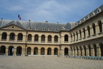 cour des Invalides- visite guidée paris
